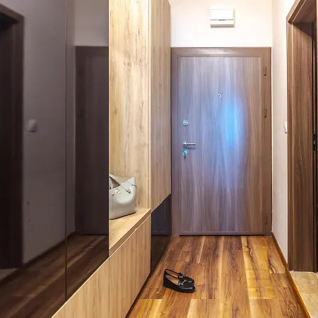 Apartment 809